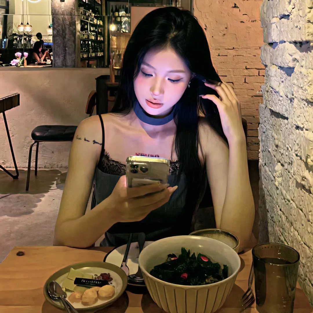 两个恋爱脑的自我攻略